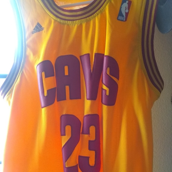 Lebron James Cleveland Cavs jersey - Picture 3 of 3